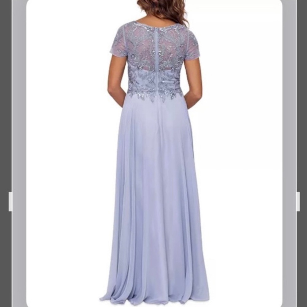 XSCAPE Women's Embellished Short Sleeve Chiffon Gown in Silver - Picture 4 of 12